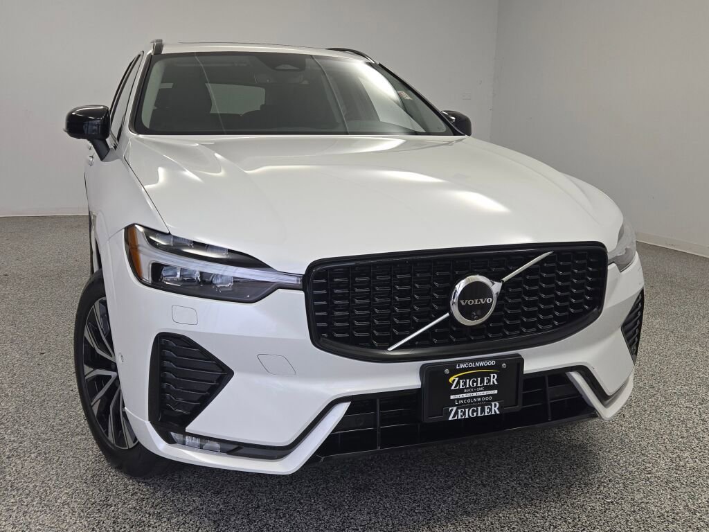 Used 2025 Volvo XC60 B5 Plus image 5