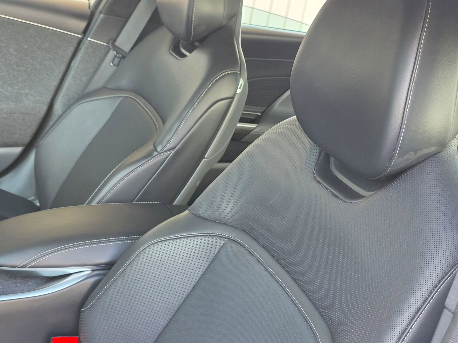 Used 2024 Lucid Air Touring AWD/4WD image 29