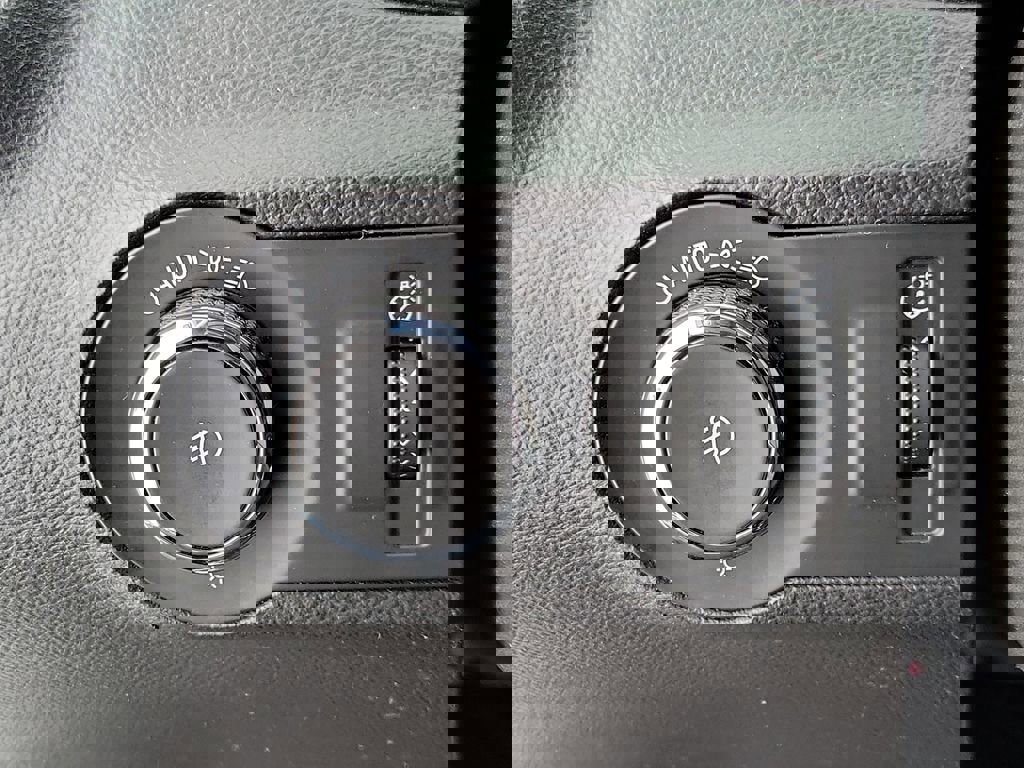 Used 2015 Chevrolet Camaro LT w/ 1LT Preferred Package image 16