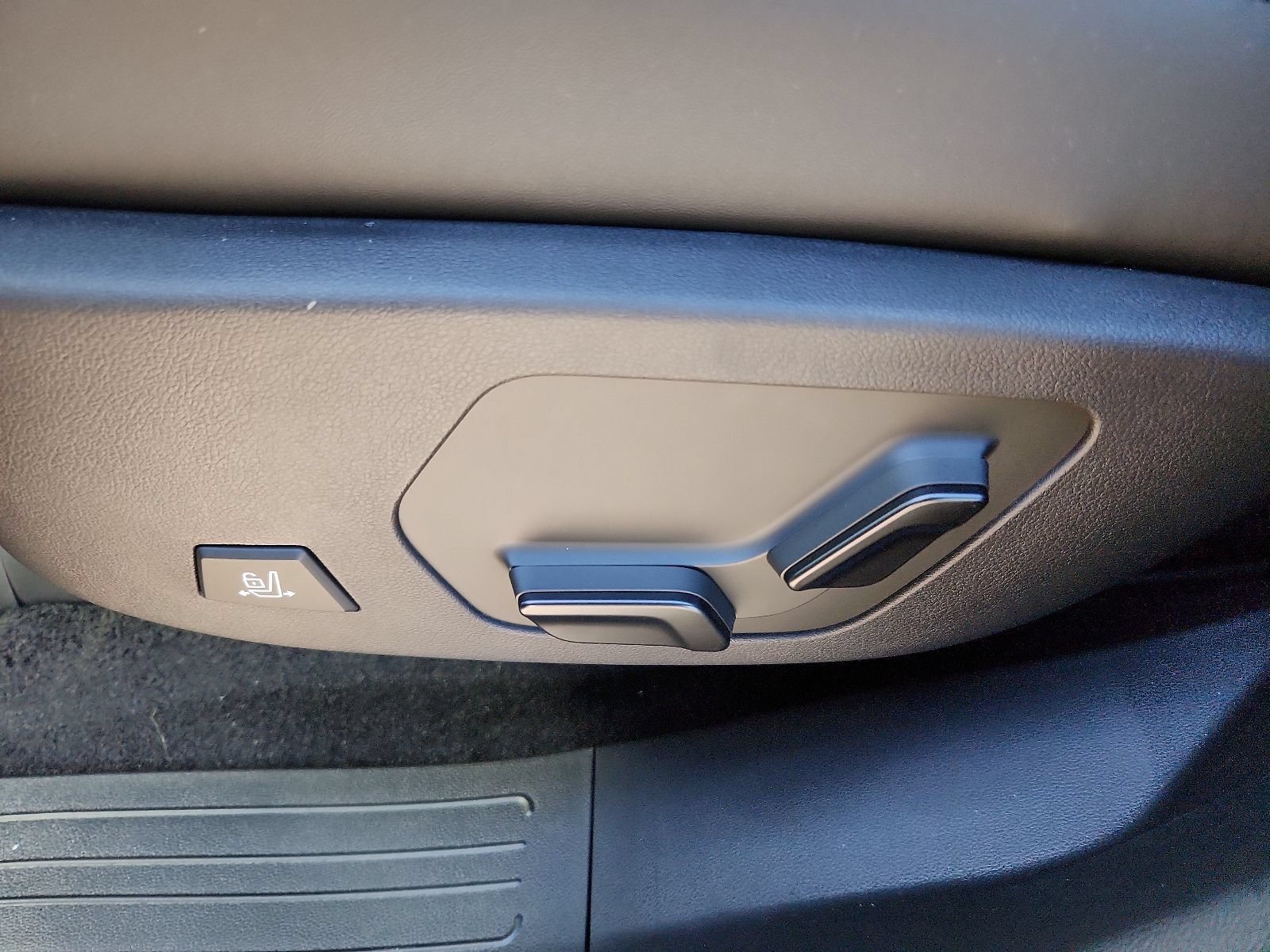 New 2025 Hyundai Santa Fe Calligraphy AWD/4WD image 8