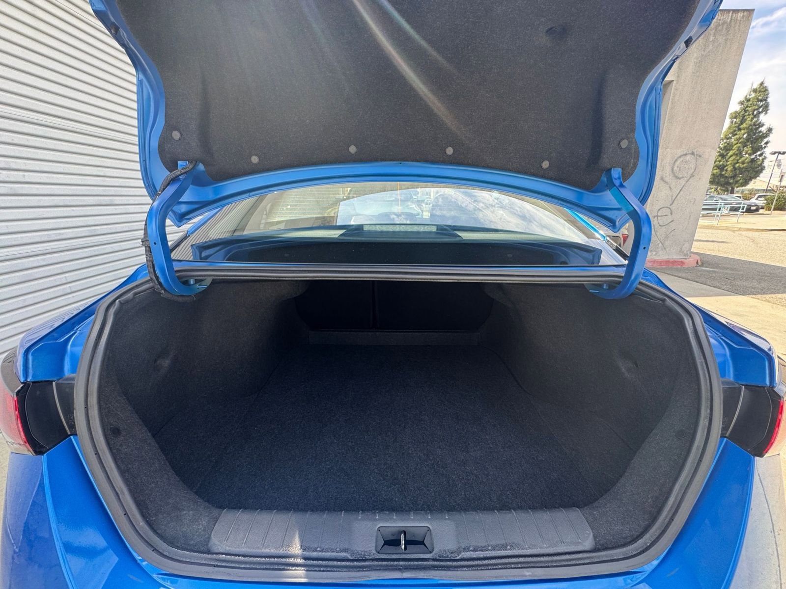 Used 2025 Nissan Sentra SV FWD image 30
