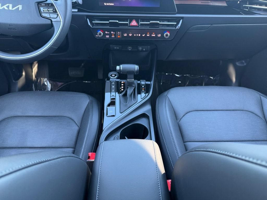 Used 2025 Kia Niro FWD image 12