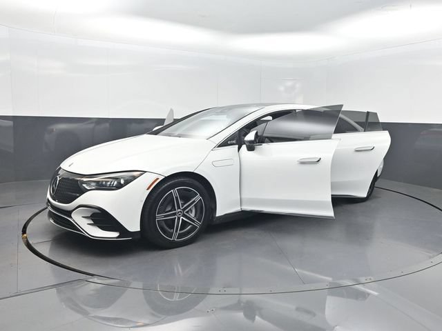 Used 2023 Mercedes-Benz EQE 500 4MATIC Sedan w/ Pinnacle Trim Package image 30