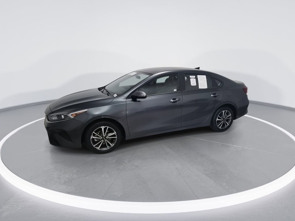 Used 2023 Kia Forte LXS w/ LXS Technology Package FWD image 5
