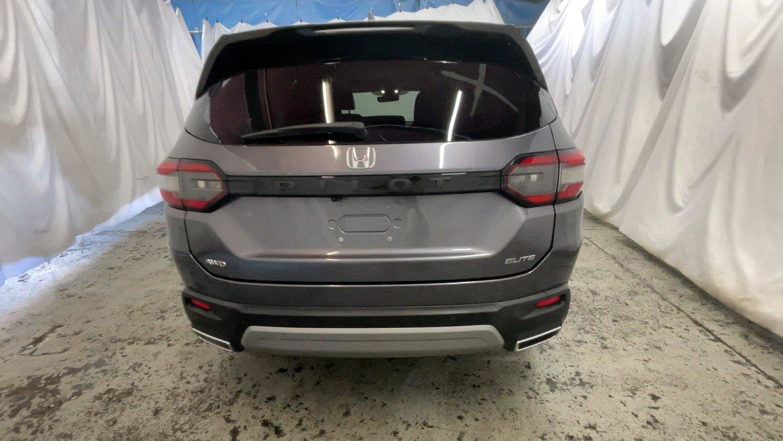 Used 2025 Honda Pilot Elite image 8