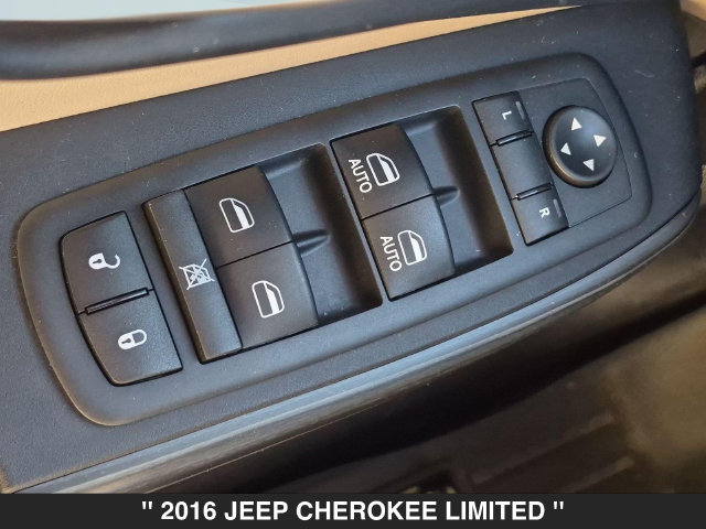 Used 2016 Jeep Cherokee Limited AWD/4WD image 12
