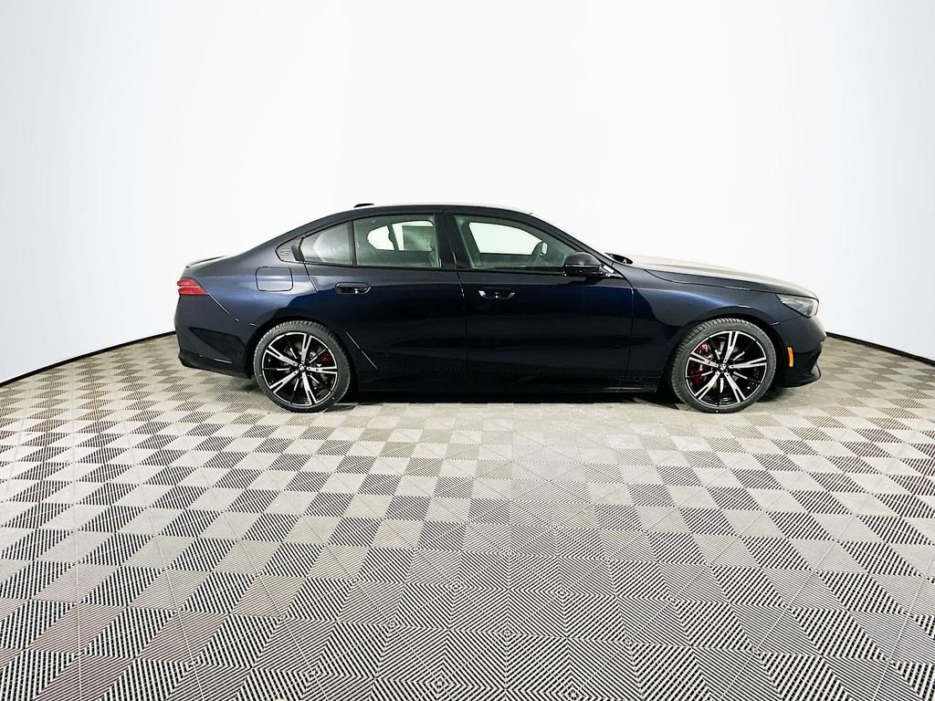 New 2026 BMW 550e xDrive w/ Executive Package image 10
