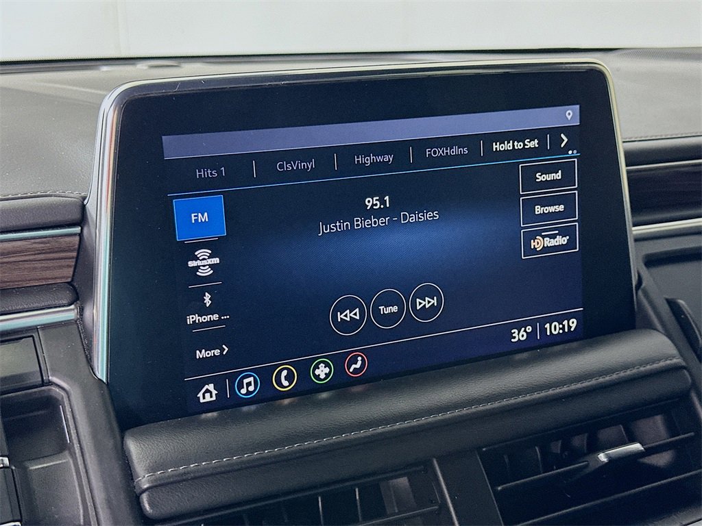 Used 2021 Chevrolet Suburban LT image 30