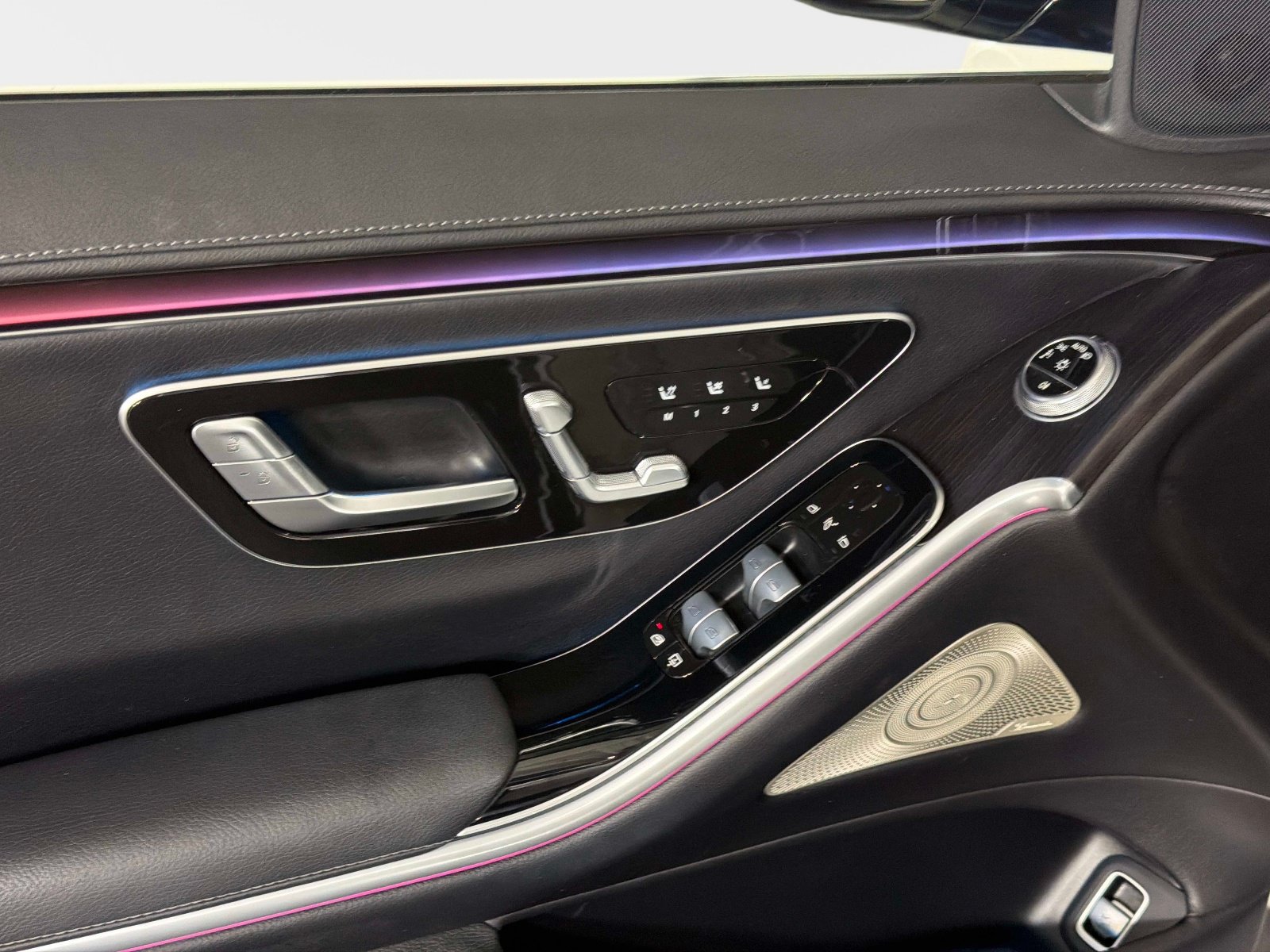 Used 2023 Mercedes-Benz S 500 4MATIC w/ AMG Line image 37
