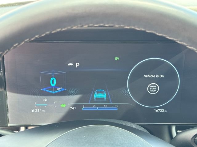 Used 2023 Hyundai Elantra Limited w/ Preferred Accessory Package image 17