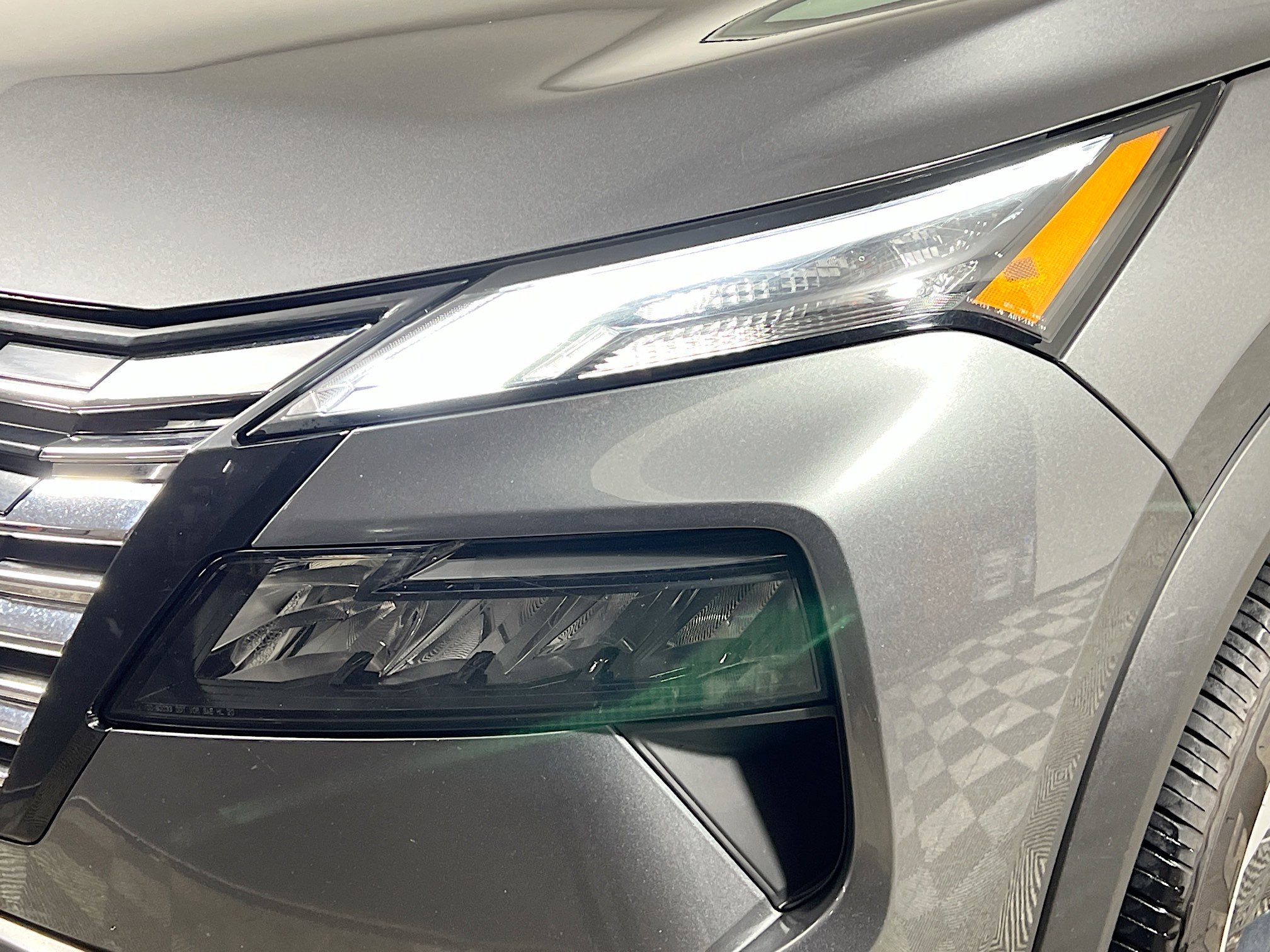 Used 2024 Nissan Rogue SV image 12