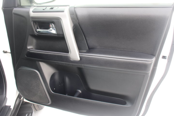 Used 2016 Toyota 4Runner SR5 AWD/4WD image 20