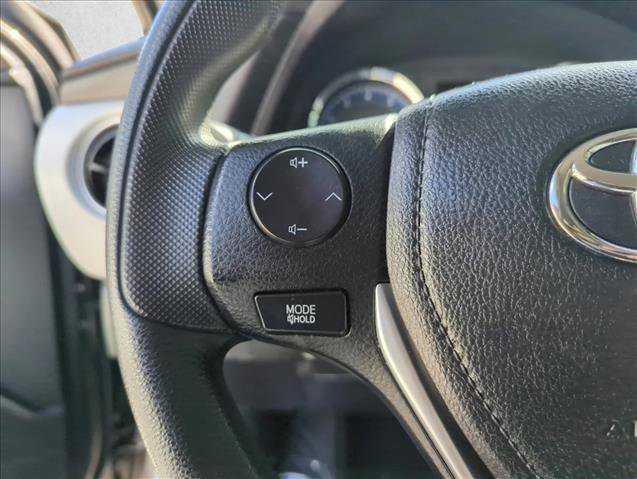 Used 2018 Toyota Corolla LE FWD image 17