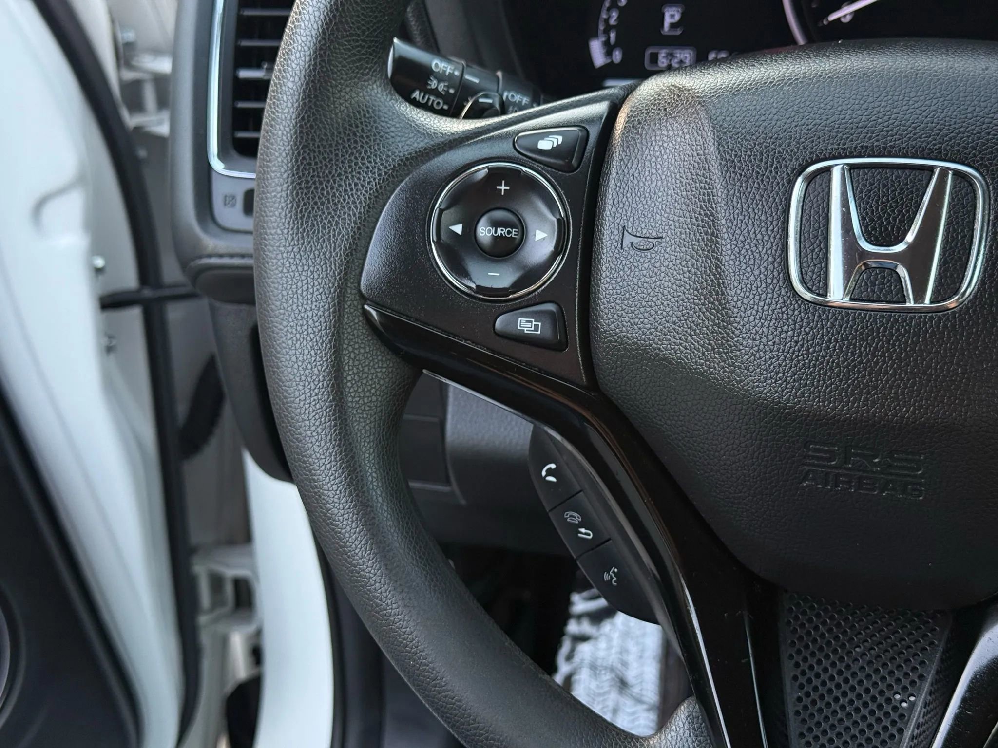 Used 2022 Honda HR-V EX image 32