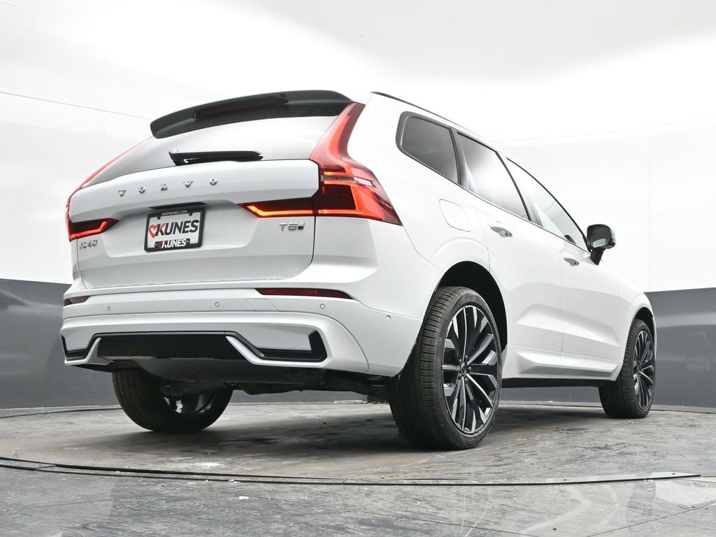 New 2026 Volvo XC60 T8 Ultra w/ Climate Package image 37