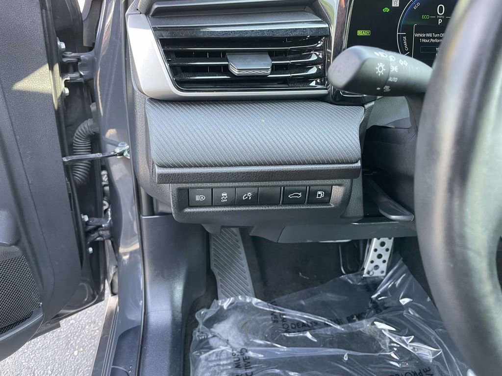 Used 2025 Toyota Camry SE image 31