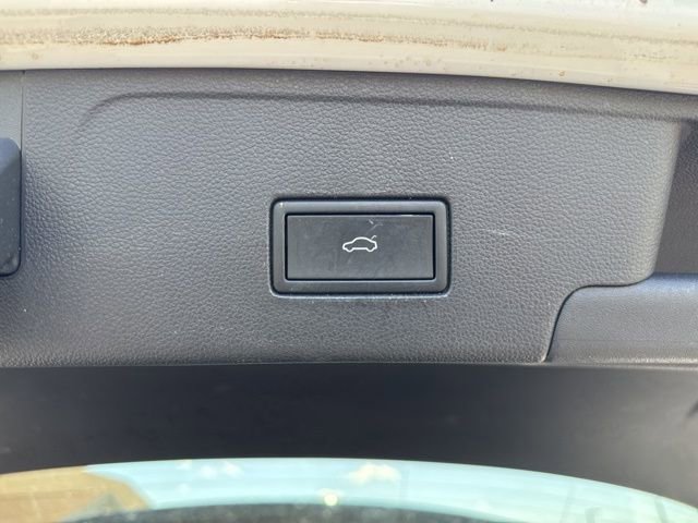 Used 2024 Volkswagen Atlas Cross Sport SE image 7