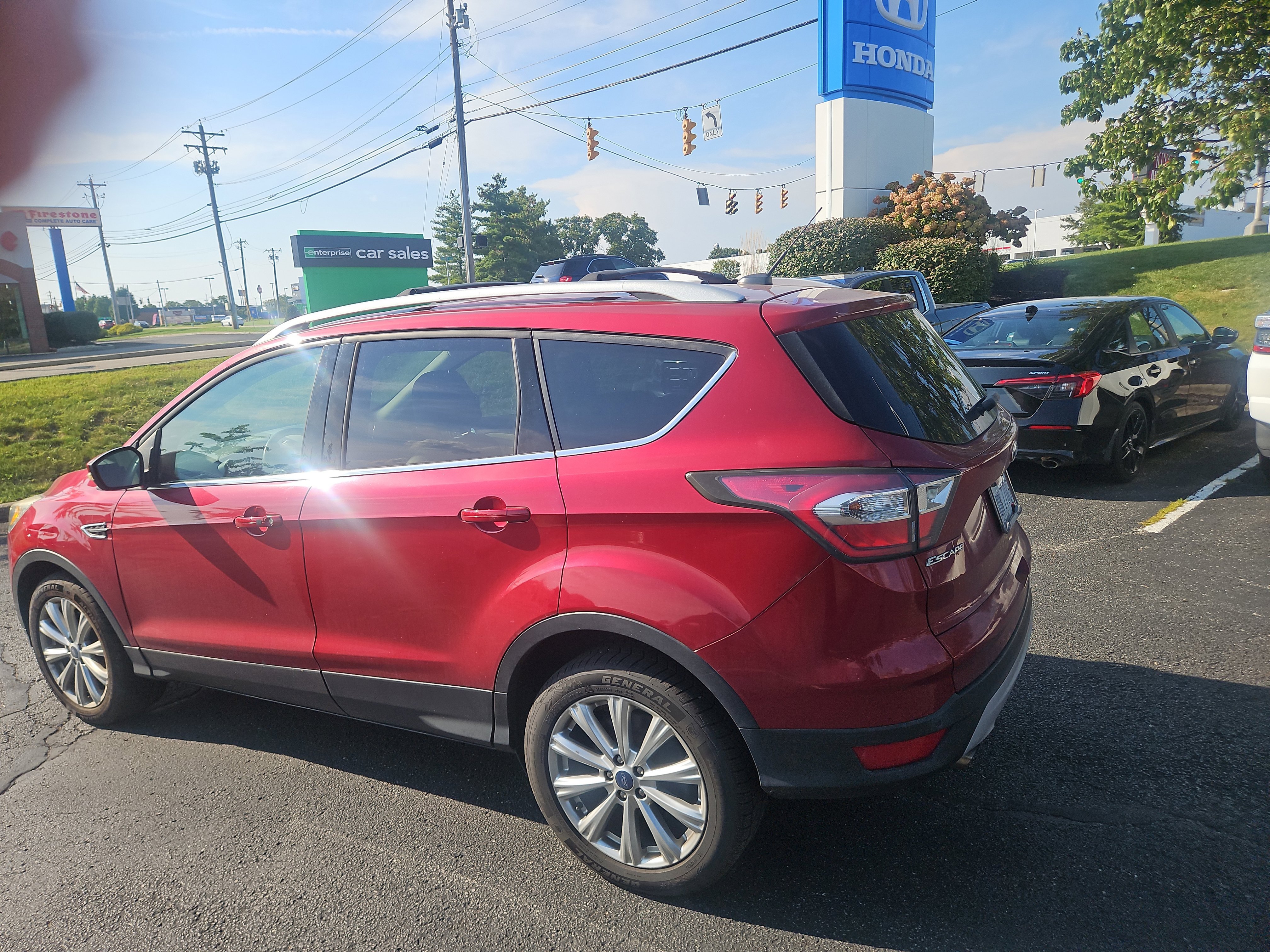Used 2017 Ford Escape Titanium FWD image 12