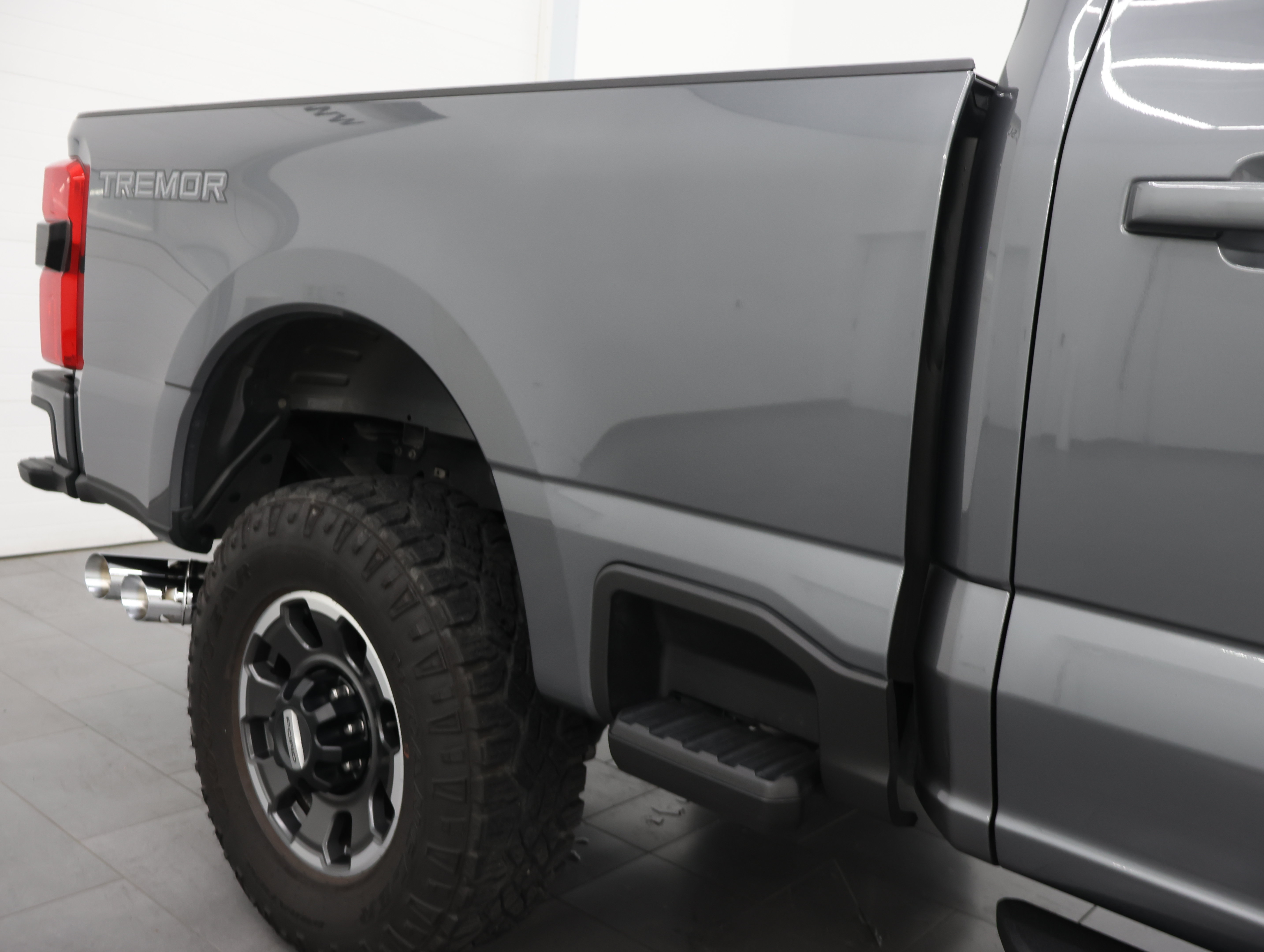 Used 2024 Ford F250 Lariat w/ Lariat Ultimate Package AWD/4WD image 31