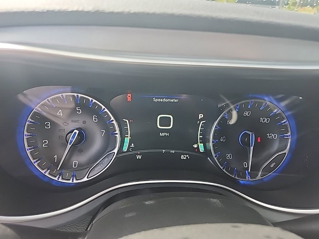 New 2026 Chrysler Pacifica Limited image 31