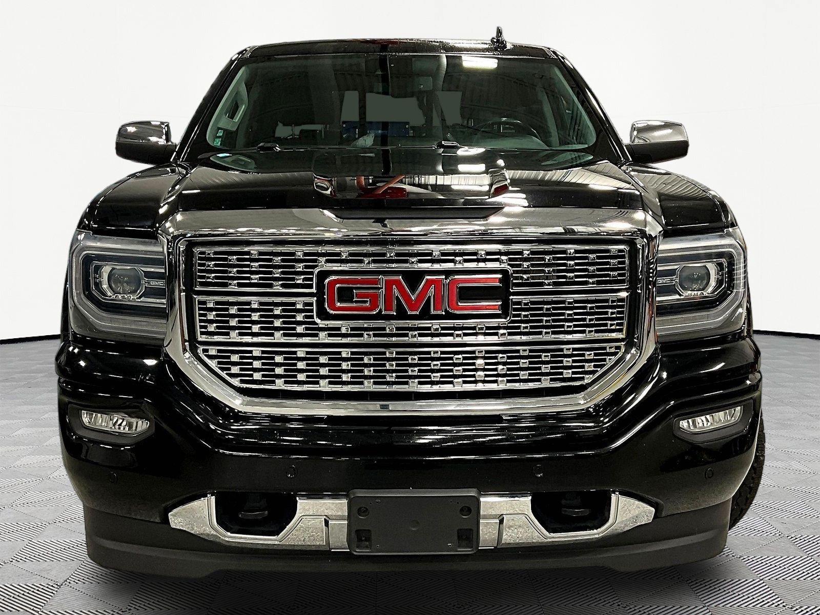 Used 2018 GMC Sierra 1500 Denali AWD/4WD image 2