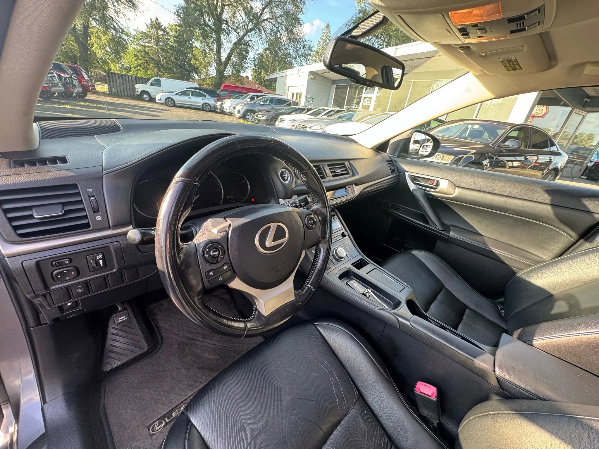 Used 2015 Lexus CT 200h Premium image 8
