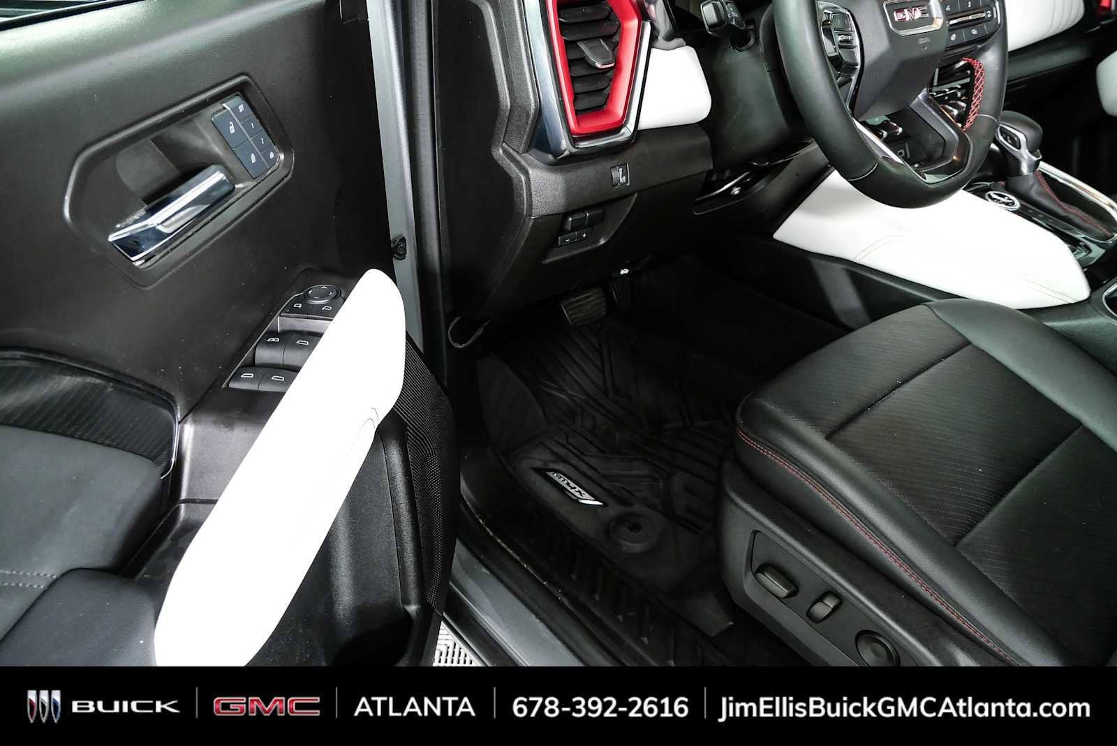 Used 2024 GMC Canyon AT4X AWD/4WD image 8