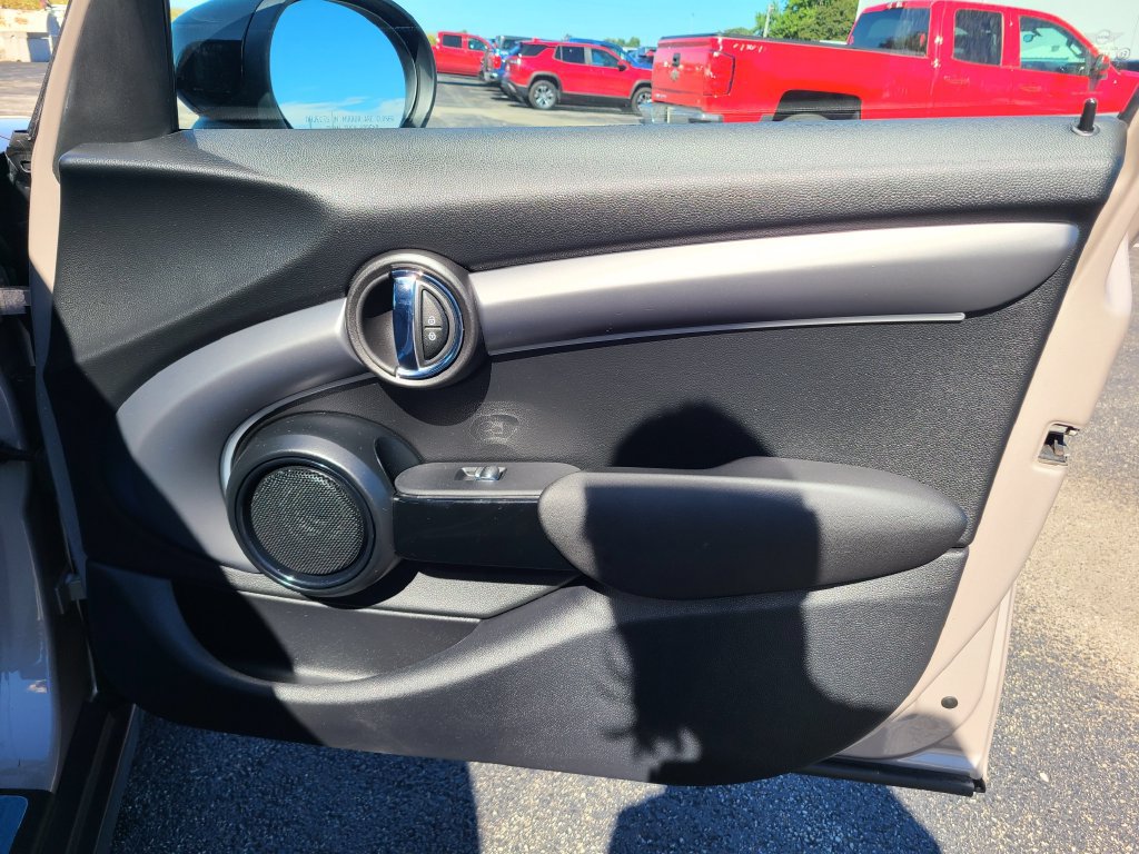 Used 2024 MINI Cooper S w/ Signature Upholstery Package FWD image 10