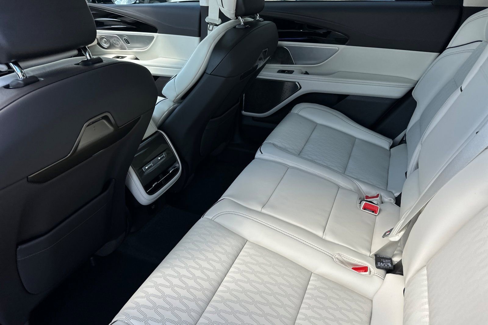 New 2026 Lincoln Nautilus Black Label w/ Jet Appearance Package image 11