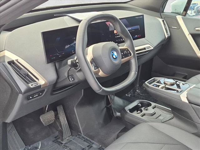 Used 2024 BMW iX xDrive50 w/ Premium Package AWD/4WD image 10
