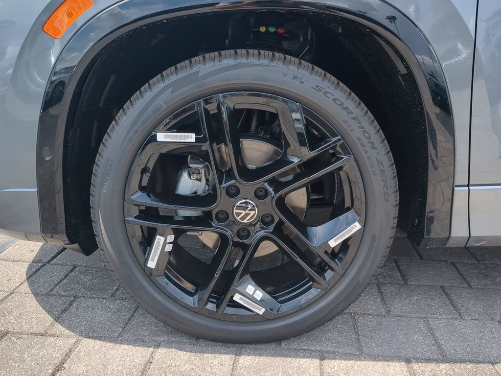 New 2026 Volkswagen Tiguan SE R-Line FWD image 33