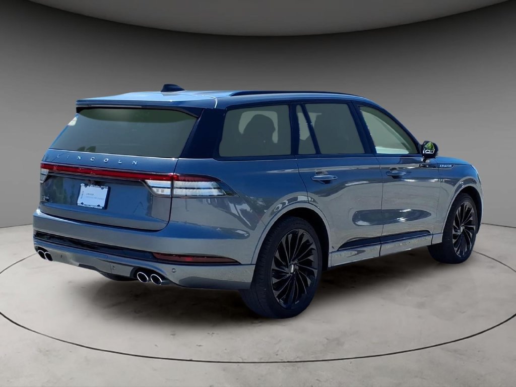Certified 2025 Lincoln Aviator Reserve w/ Equipment Group 201A AWD/4WD image 10