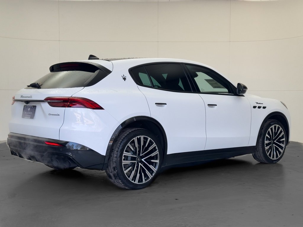 New 2025 Maserati Grecale Modena image 3