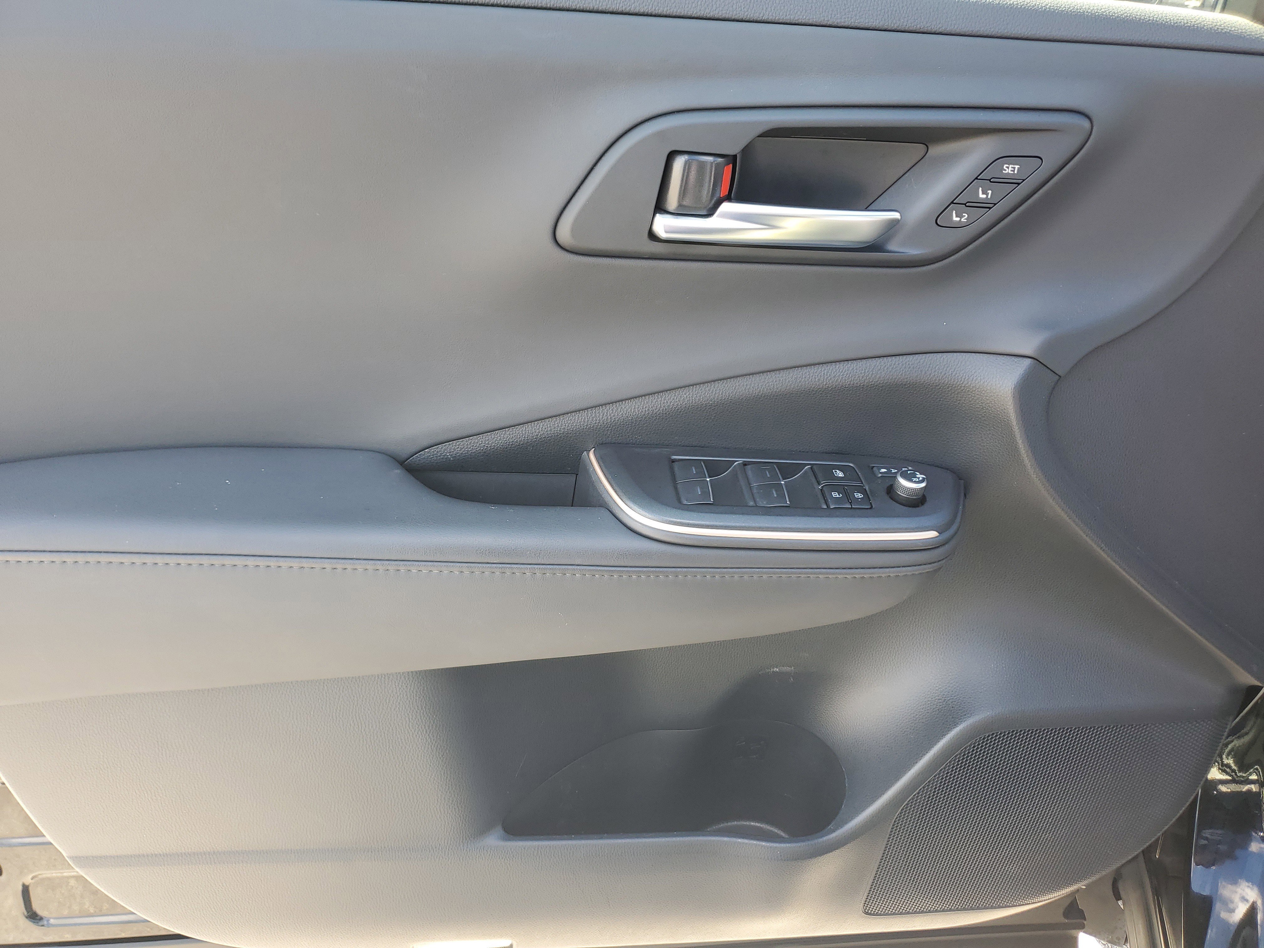 Used 2023 Toyota Crown Limited image 24