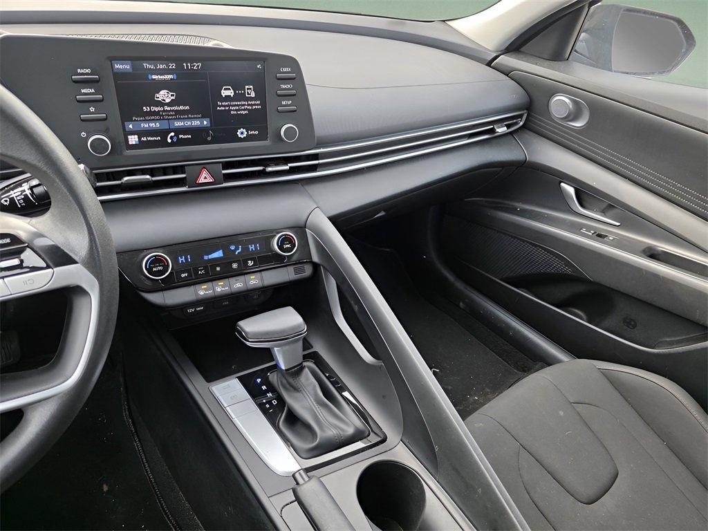 Used 2022 Hyundai Elantra SEL image 27