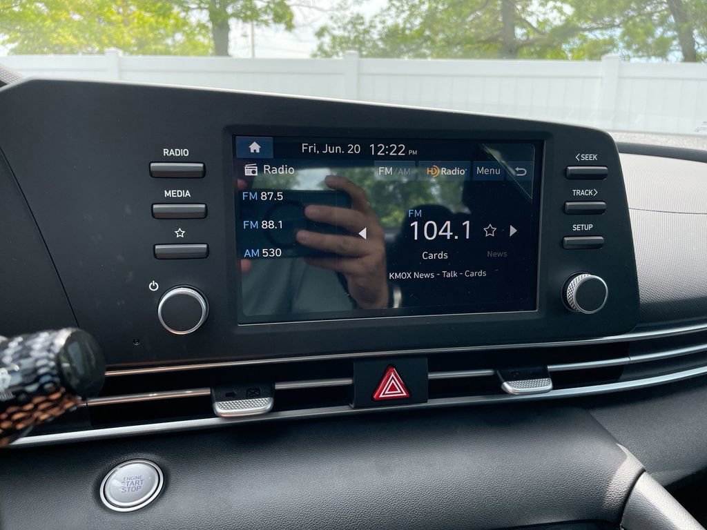 Used 2025 Hyundai Elantra Blue image 42