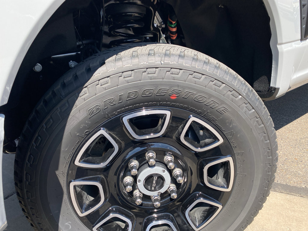 New 2026 Ford F350 4x4 Crew Cab Super Duty image 3