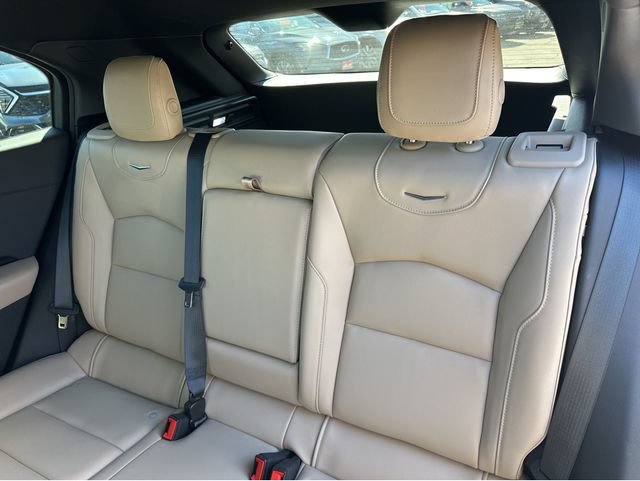 Certified 2024 Cadillac XT4 Luxury w/ Cold Weather Package FWD image 4