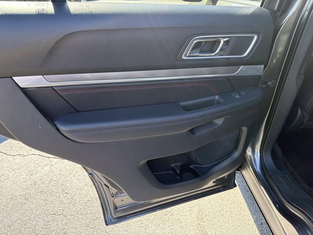 Used 2018 Ford Explorer Sport w/ Equipment Group 401A AWD/4WD image 14