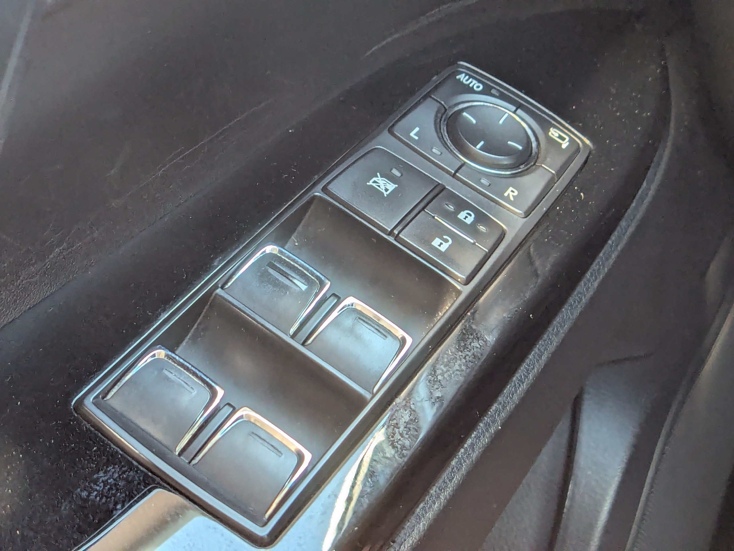 Used 2017 Lexus LX 570 4WD image 31