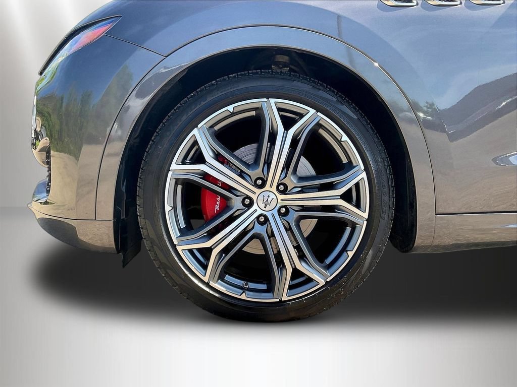 Used 2023 Maserati Levante GT AWD/4WD image 32