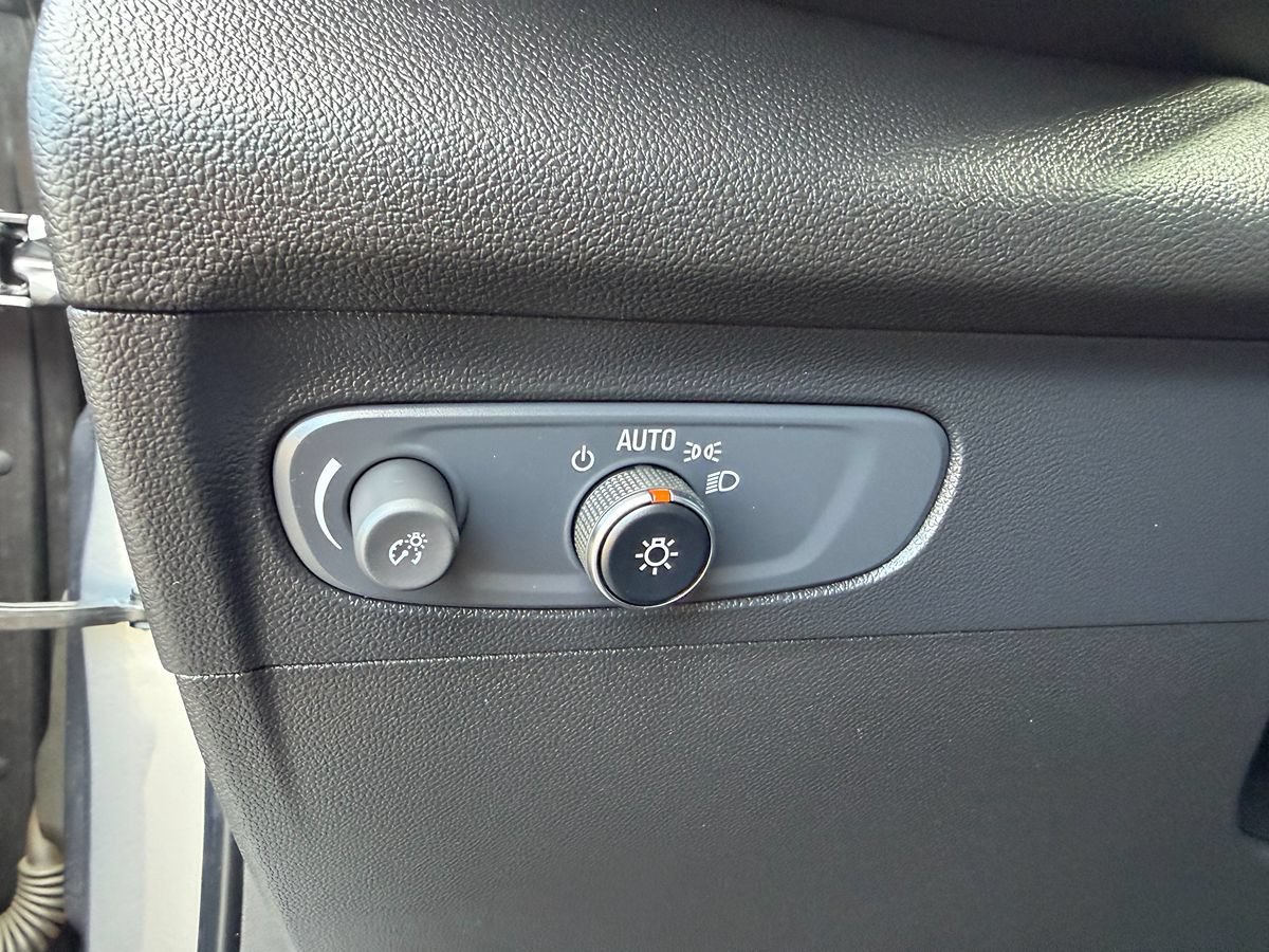 Used 2022 Buick Envision Preferred w/ Safety Package FWD image 11