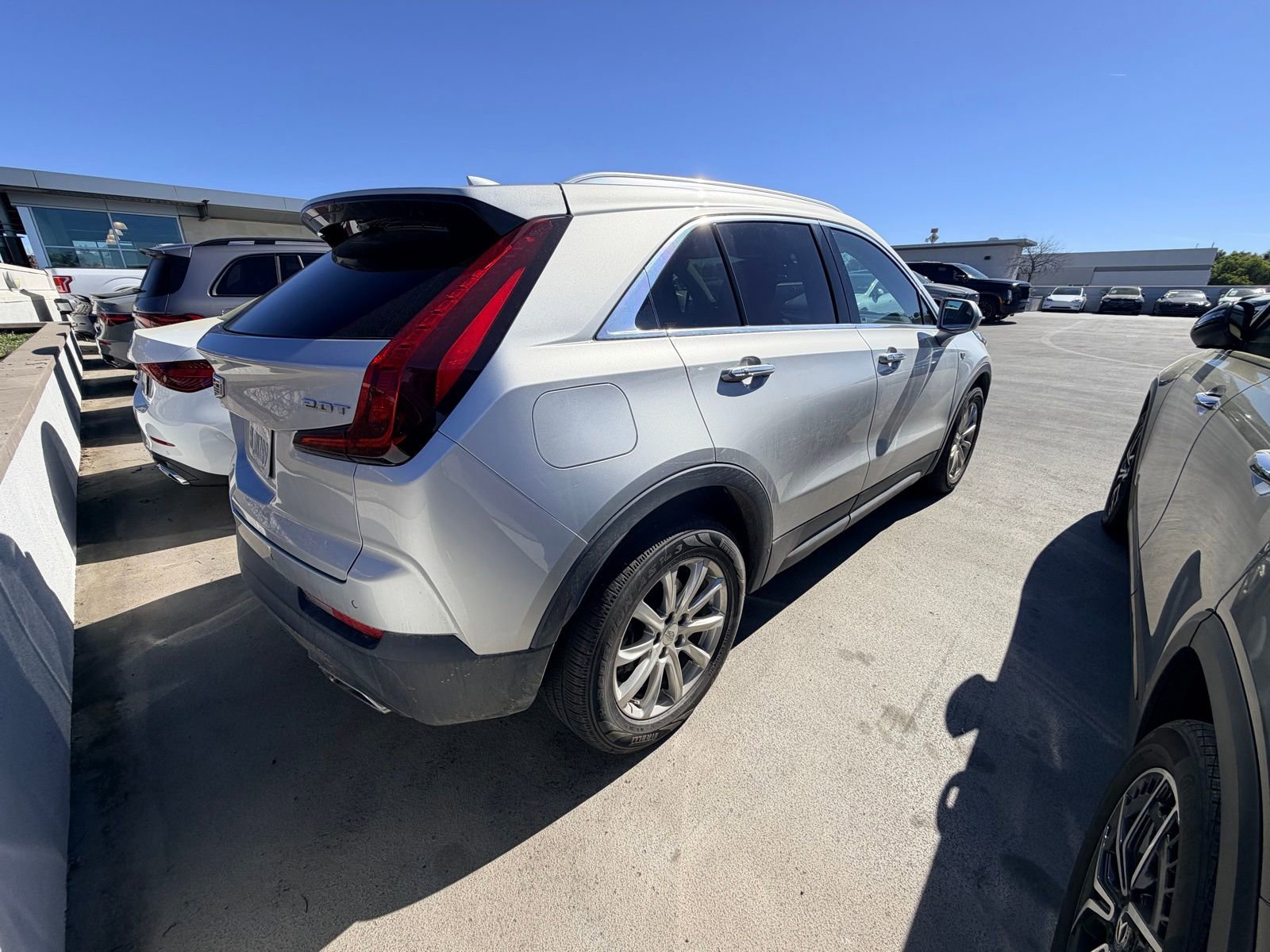 Used 2019 Cadillac XT4 Luxury w/ Cold Weather Package image 3