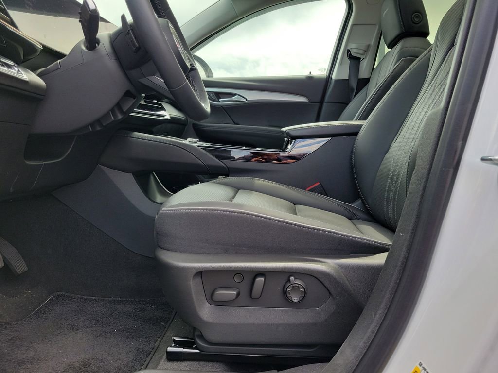 Used 2025 Buick Envision Avenir AWD/4WD image 19
