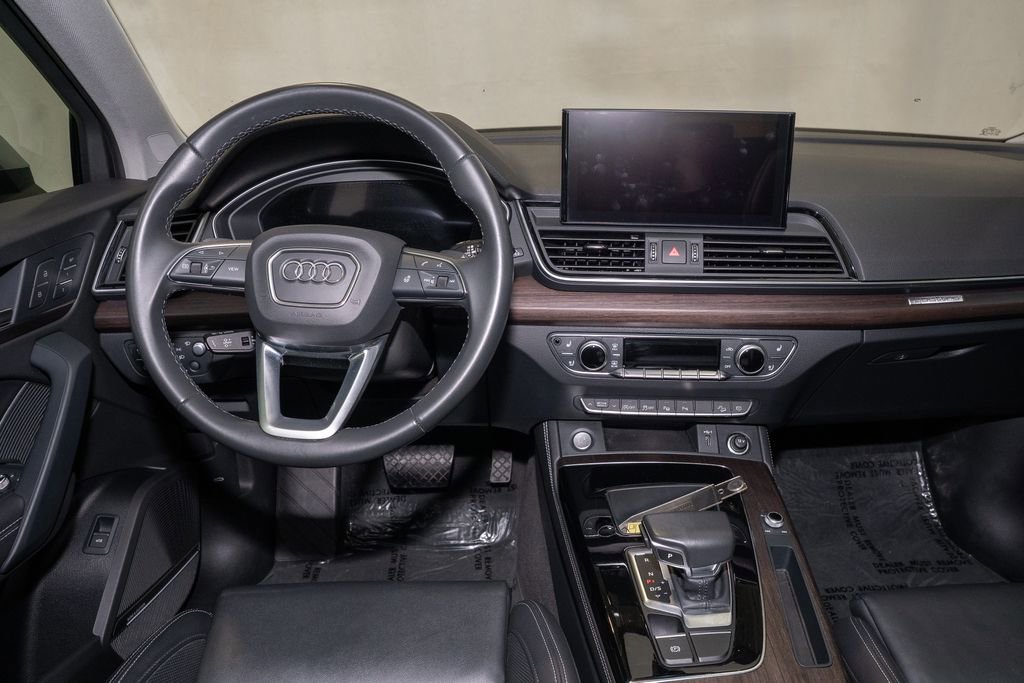 Used 2023 Audi Q5 Prestige image 2