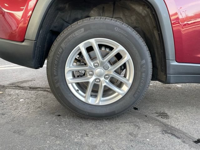 Used 2025 Jeep Grand Cherokee Laredo X AWD/4WD image 35