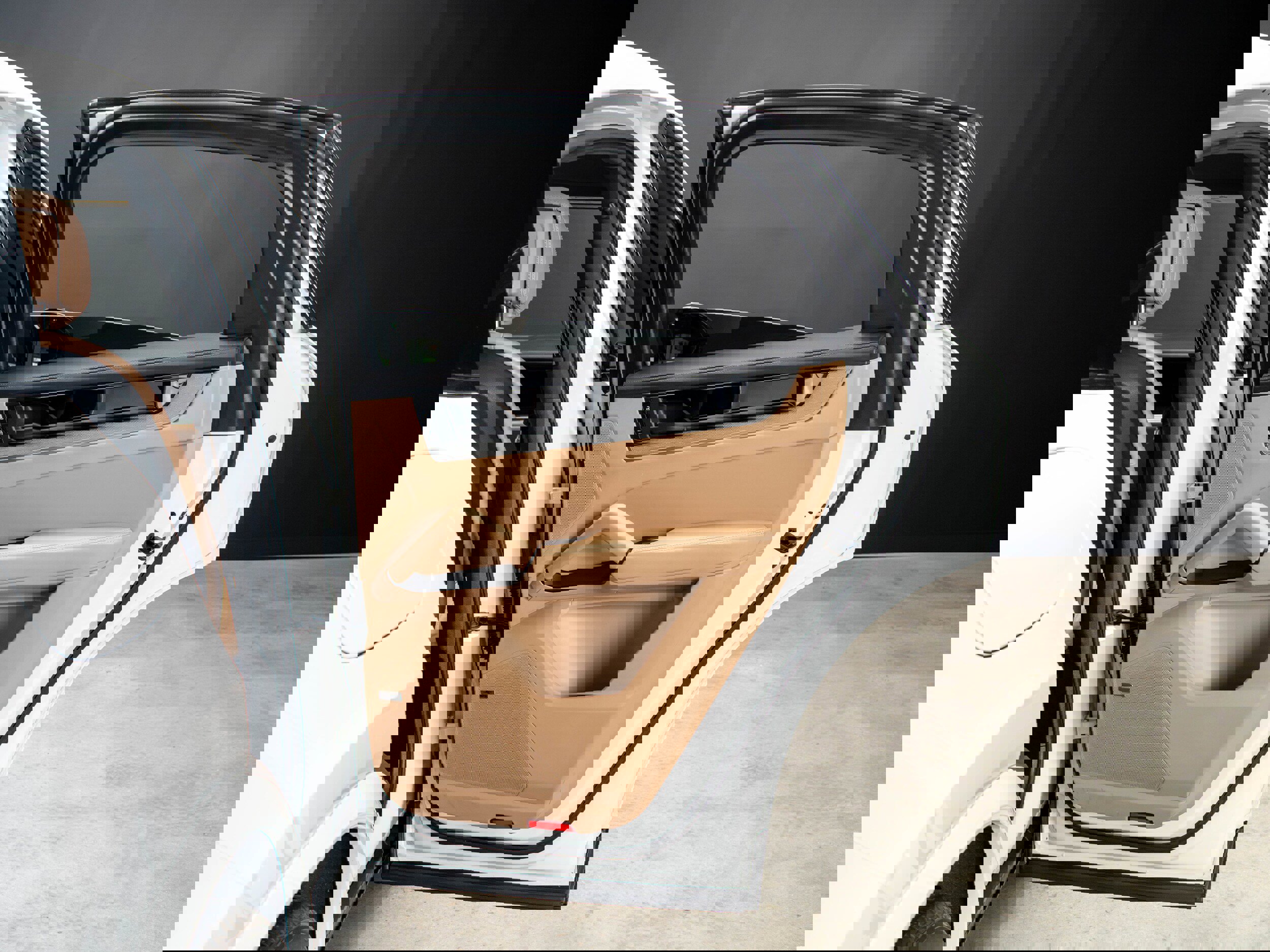 Certified 2024 Porsche Cayenne Coupe image 40