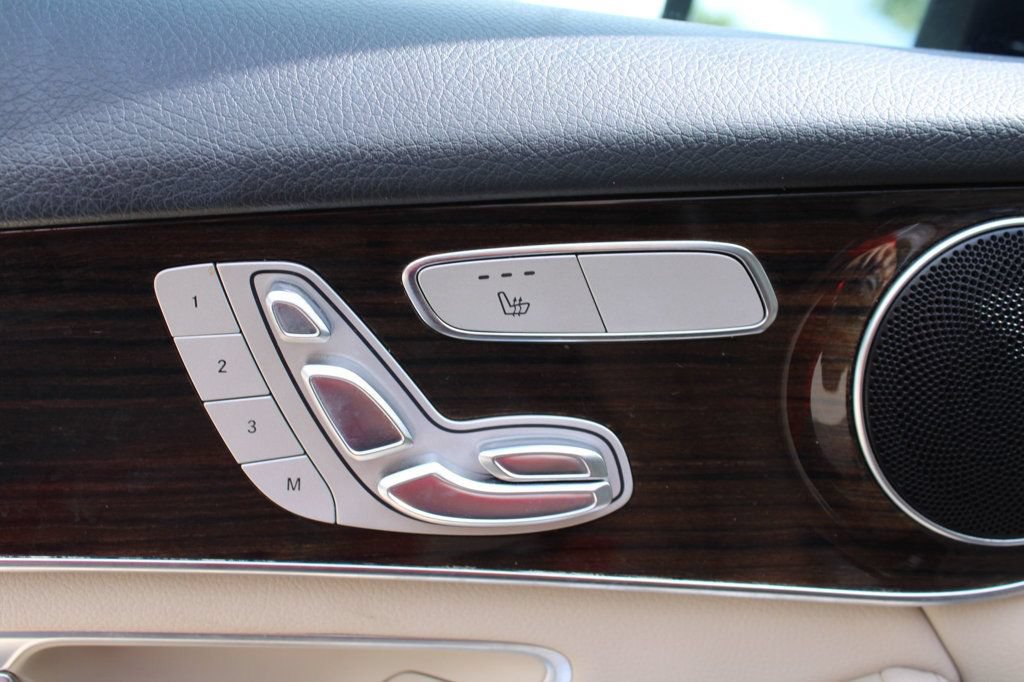 Used 2018 Mercedes-Benz GLC 300 4MATIC image 26