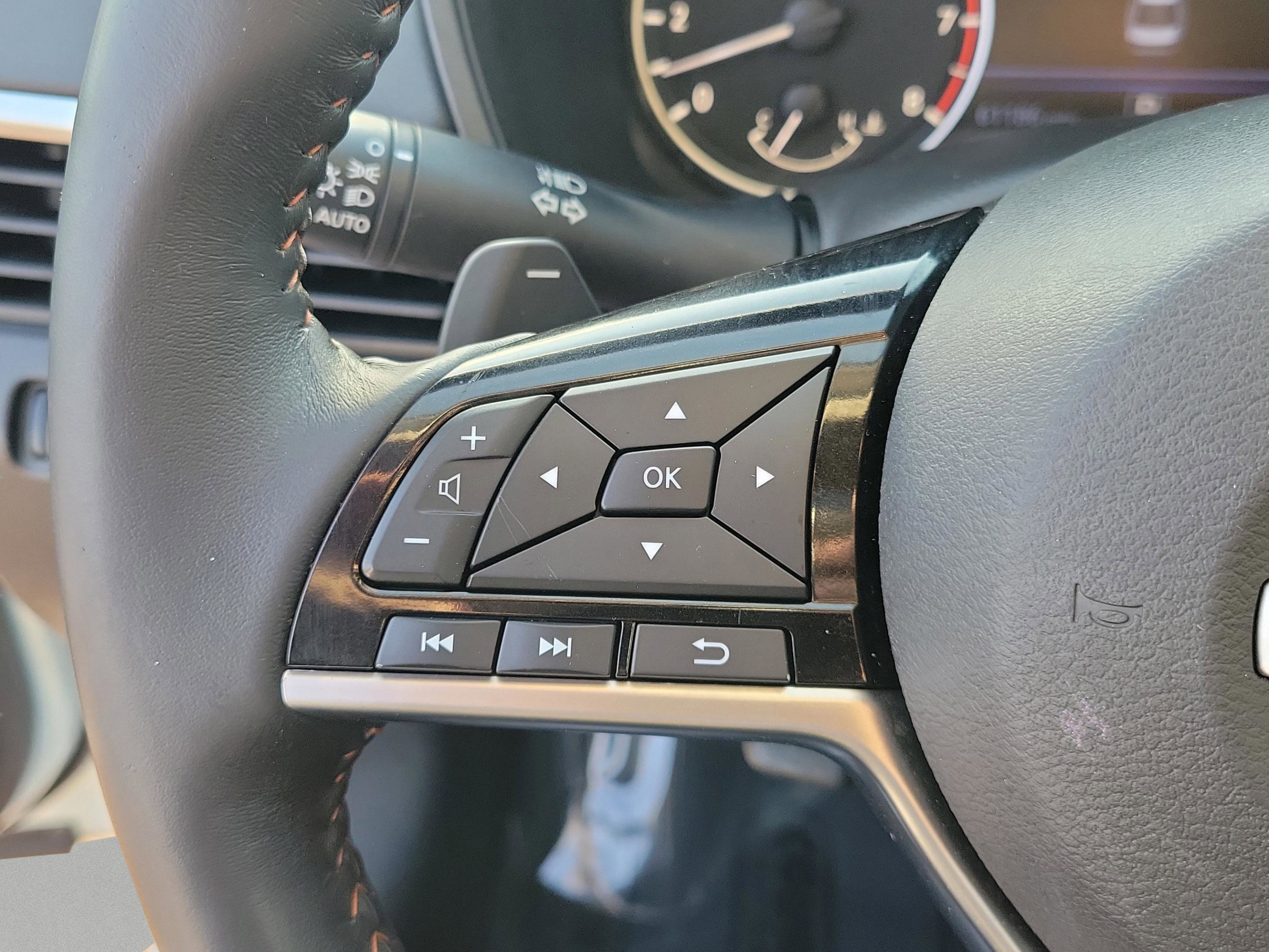 Used 2019 Nissan Altima 2.5 SR w/ SR Premium Package image 29