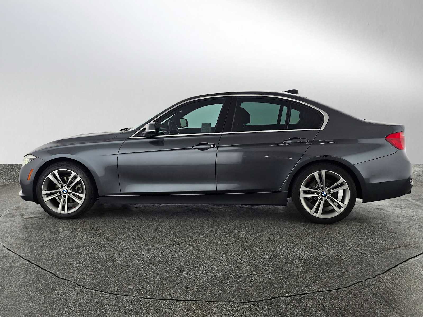 Used 2018 BMW 328d Sedan image 4